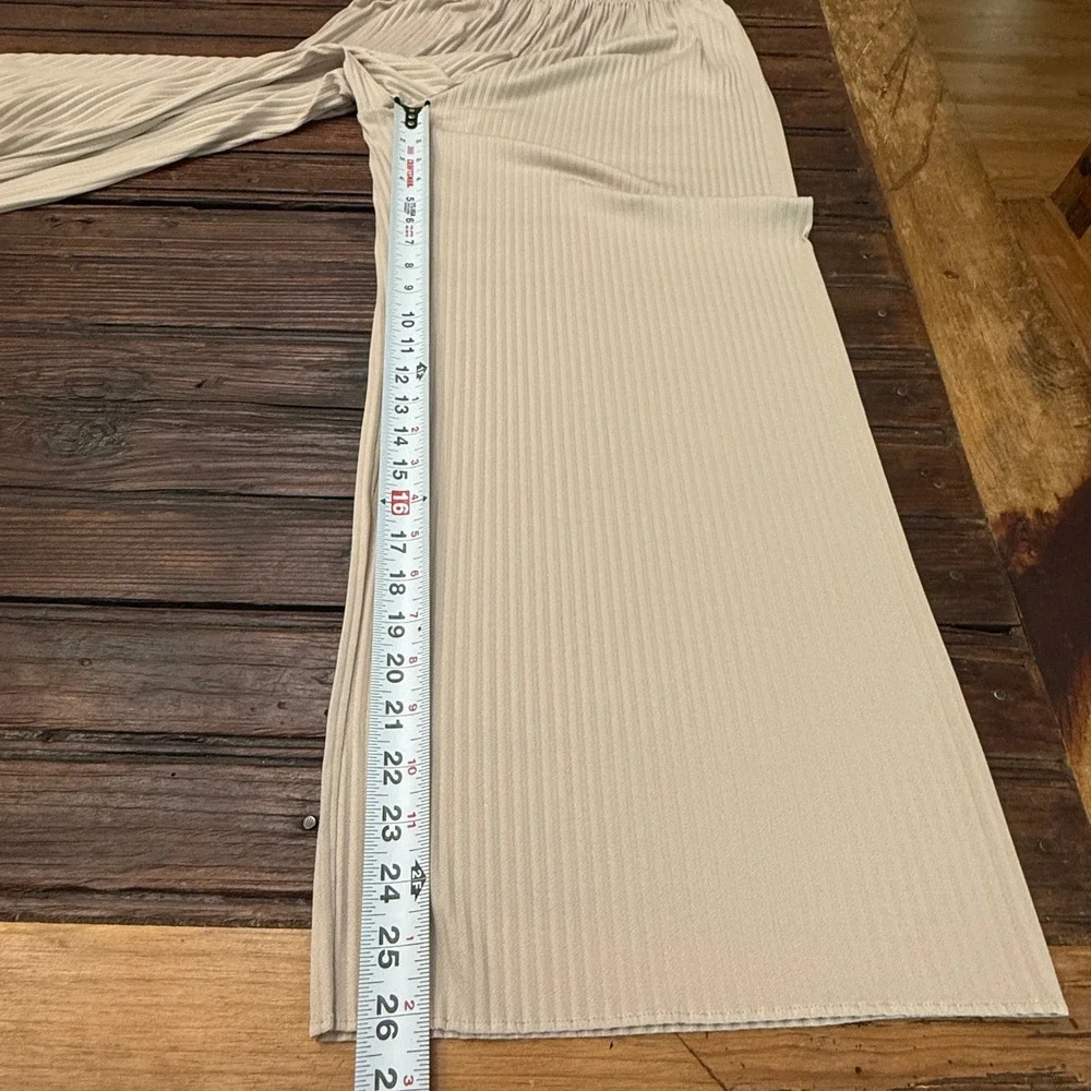 Uniqlo Beige Micro Pleated Wide Leg Pants Elastic Waist High Rise 241-456032 S